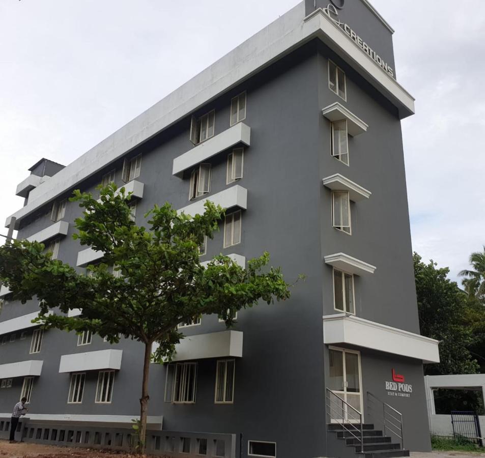 Bed Pods Hostel Thiruvananthapuram Exterior foto