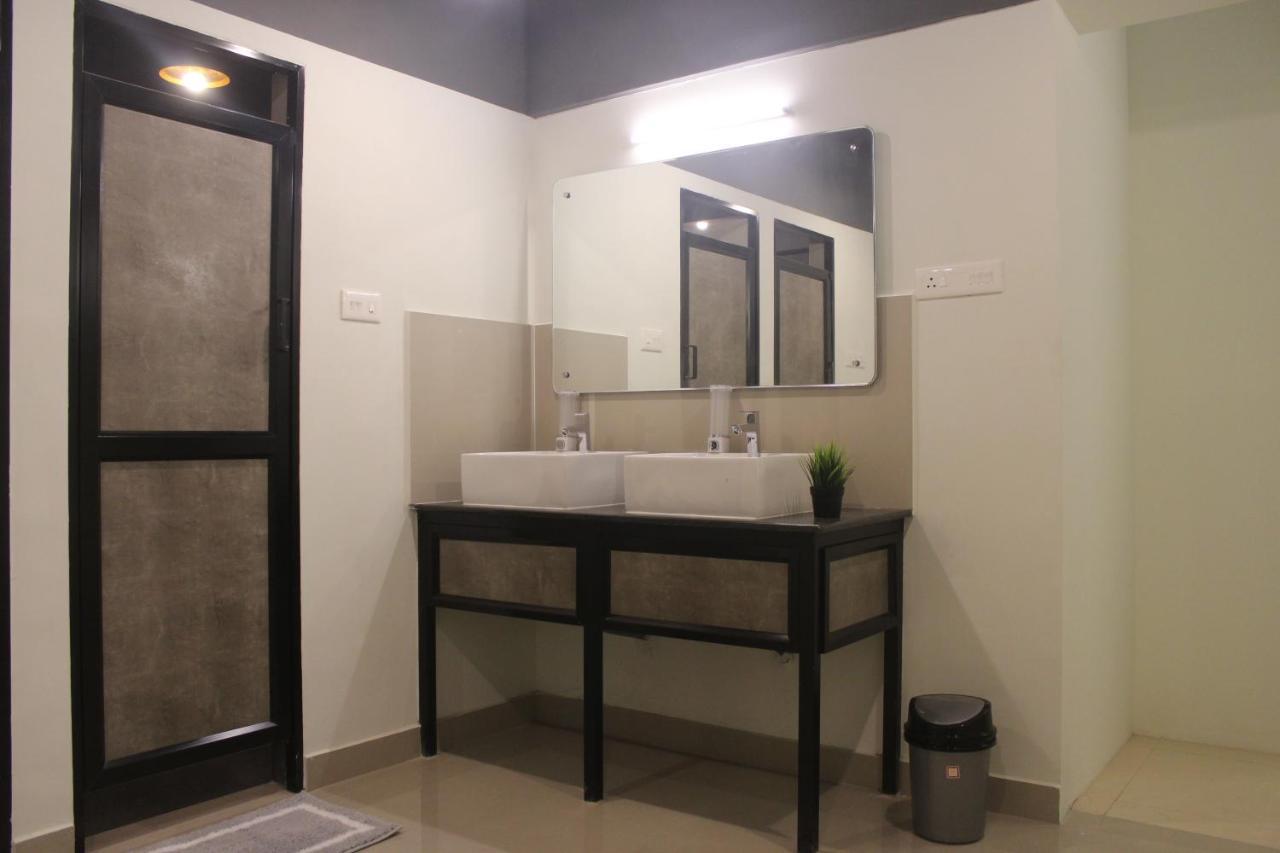 Bed Pods Hostel Thiruvananthapuram Exterior foto